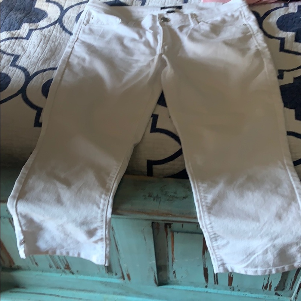 White House Black Market capri pants